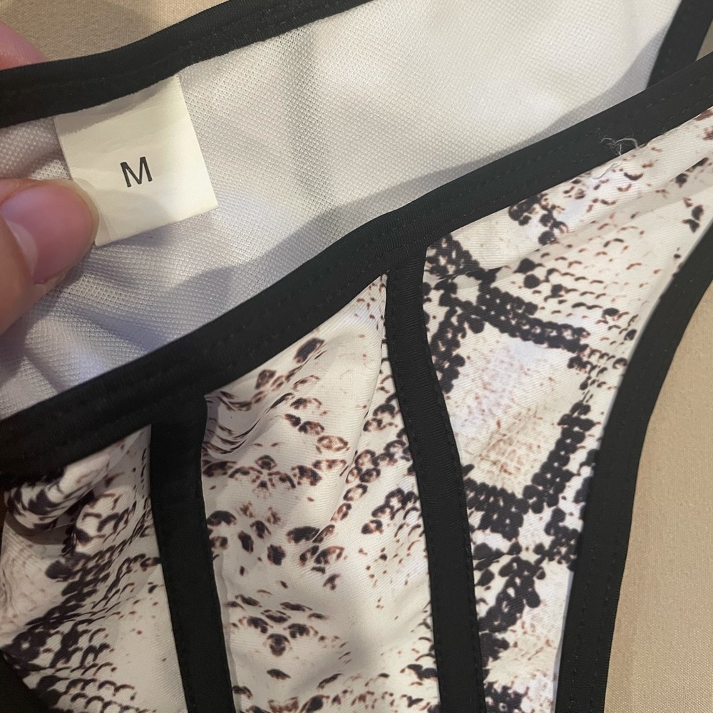Sexy snakeskin print bikini - Picture 5 of 7
